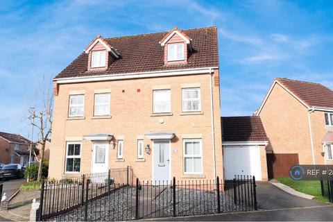 3 bedroom semi-detached house to rent, Racemeadow Crescent, Dudley, DY2