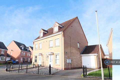 3 bedroom semi-detached house to rent, Racemeadow Crescent, Dudley, DY2