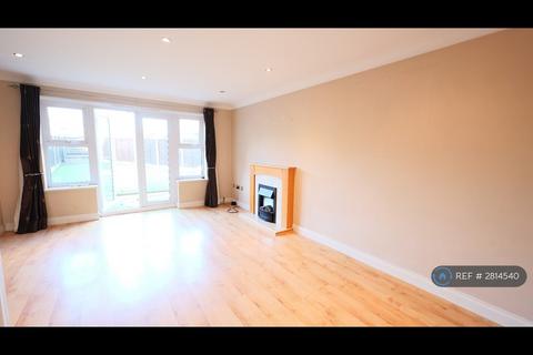 3 bedroom semi-detached house to rent, Racemeadow Crescent, Dudley, DY2