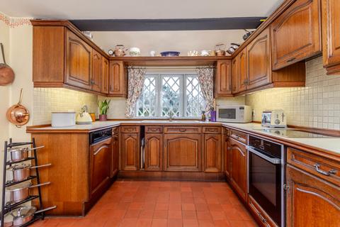 4 bedroom detached house for sale, Tilburstow Hill Road, Godstone
