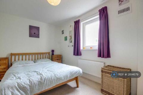 undefined, Fenton Street, London, E1