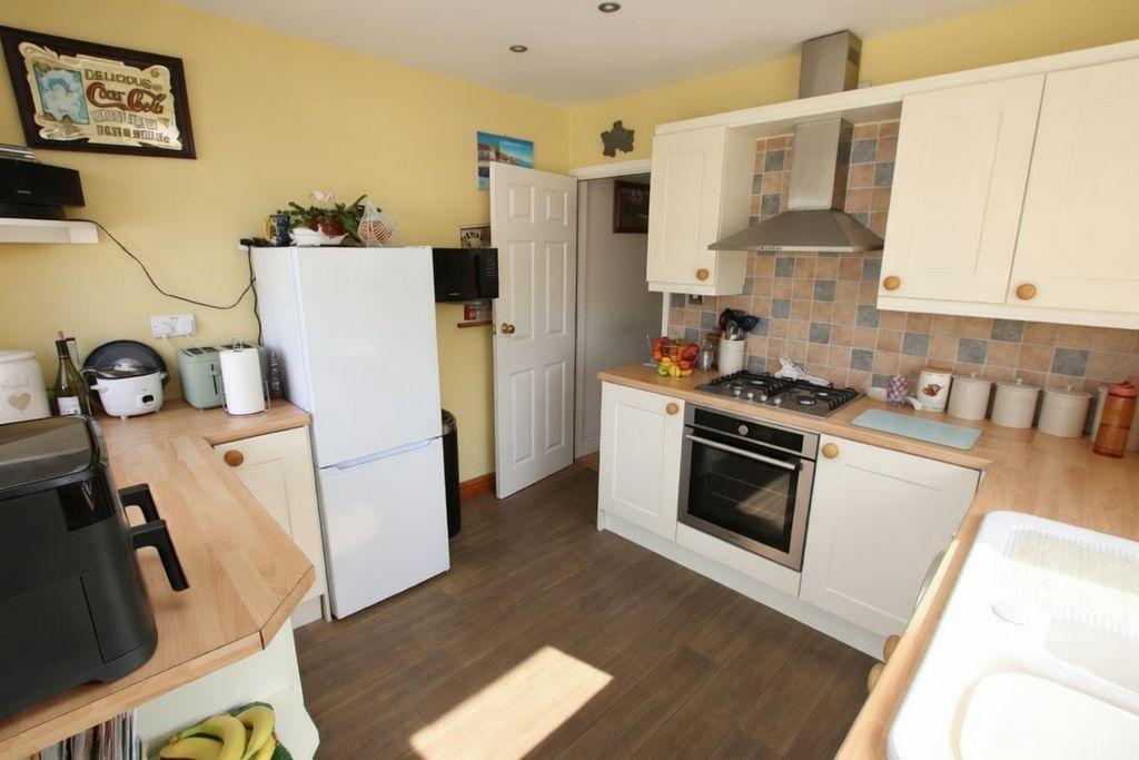 Kitchen photo 2