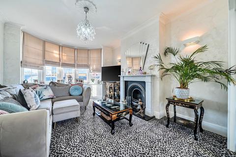 3 bedroom semi-detached house for sale, Avery Hill Road, London SE9