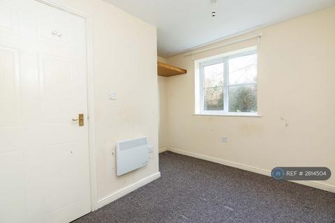 2 bedroom flat to rent, Marathon Way, London, SE28