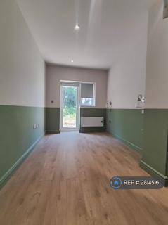 1 bedroom in a house share to rent, Methuen Road, Edgware, HA8