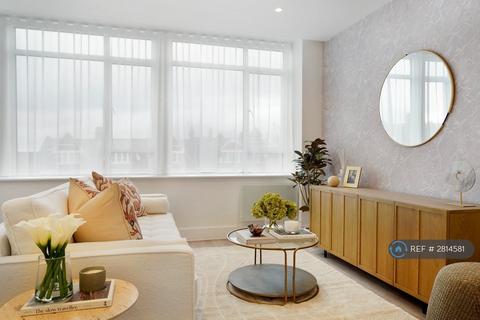 2 bedroom flat to rent, Elgar House, London, SW16