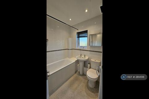 1 bedroom flat to rent, Cherry Orchard, Staines-Upon-Thames, TW18