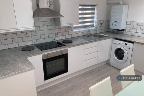 2 bedroom flat to rent, Romford Road, London, E12