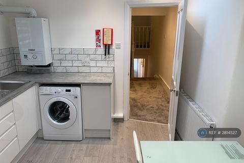 2 bedroom flat to rent, Romford Road, London, E12