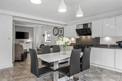 undefined, West Belvedere, Danbury, Chelmsford