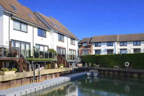 undefined, Christchurch Town House With Mooring