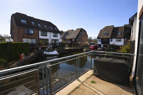 undefined, Christchurch Town House With Mooring