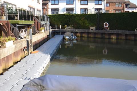 undefined, Christchurch Town House With Mooring