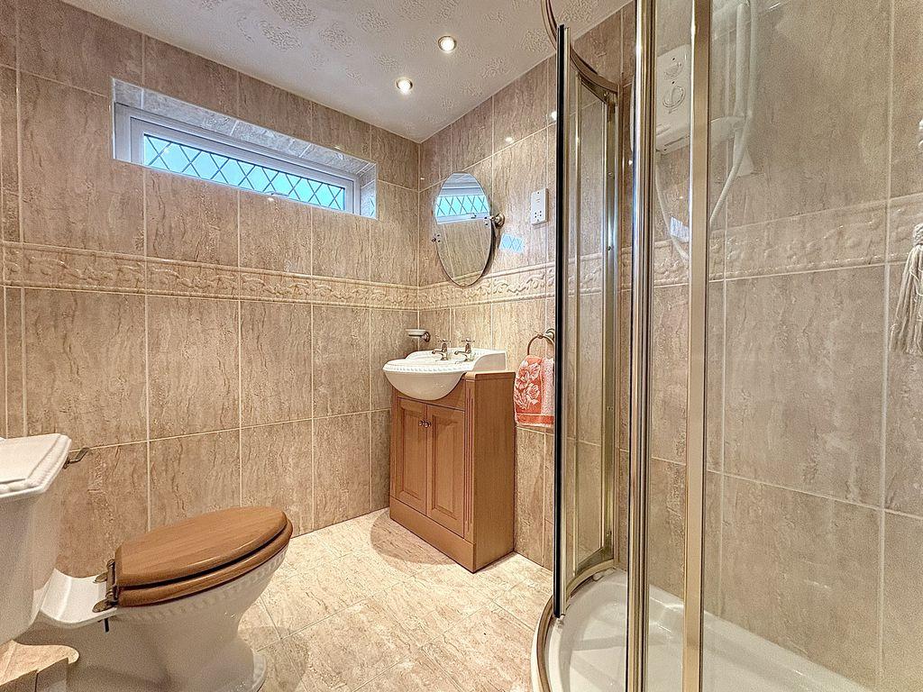 Downstairs shower
