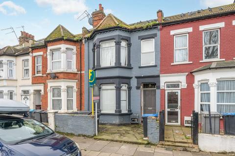 5 bedroom terraced house to rent, Roundwood Road, NW10, Harlesden, London, NW10