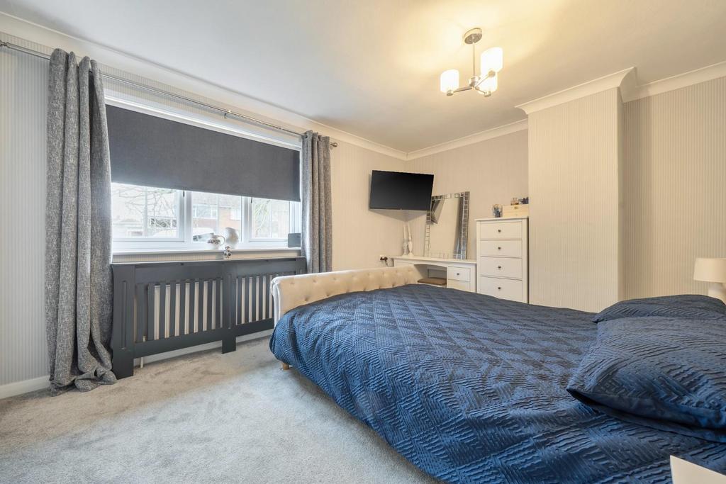 2nd view MASTER BEDROOM.jpg