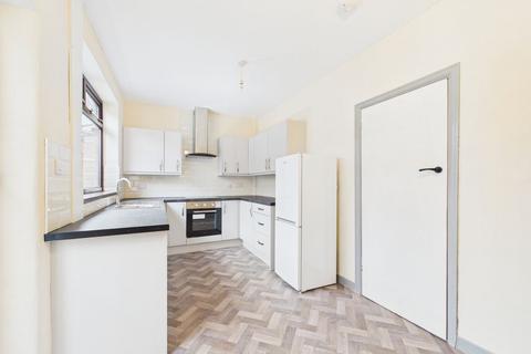 2 bedroom semi-detached house to rent, Old Lane, Oldham