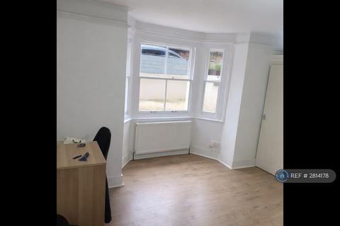 2 bedroom flat to rent, Loveridge Road, London, NW6