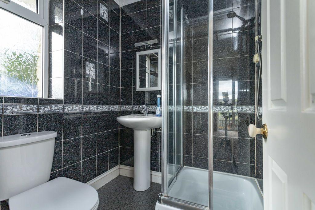 Bedroom 1 En-Suite