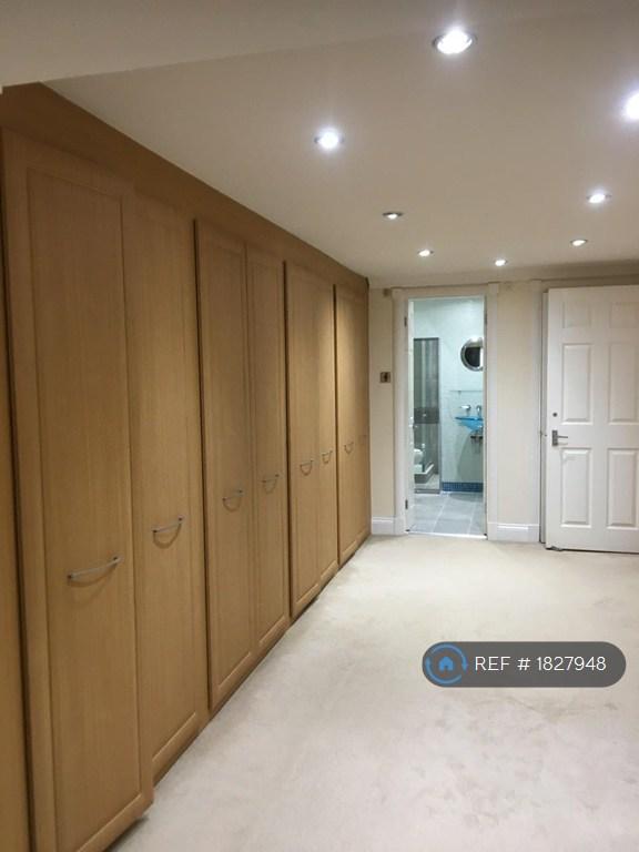 Extremely Large Main Room