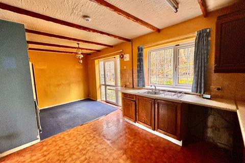 3 bedroom semi-detached house for sale, 50 Roberts Road, Edlington, Doncaster, South Yorkshire DN12 1JG