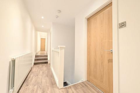 3 bedroom apartment to rent, Golf Open 2026 - Upper Aughton Road, Birkdale - Sleeps Eight