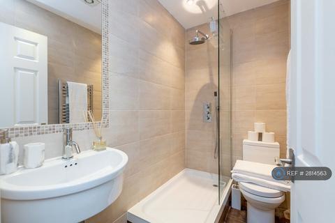 4 bedroom flat to rent, Holland Road, London, W14