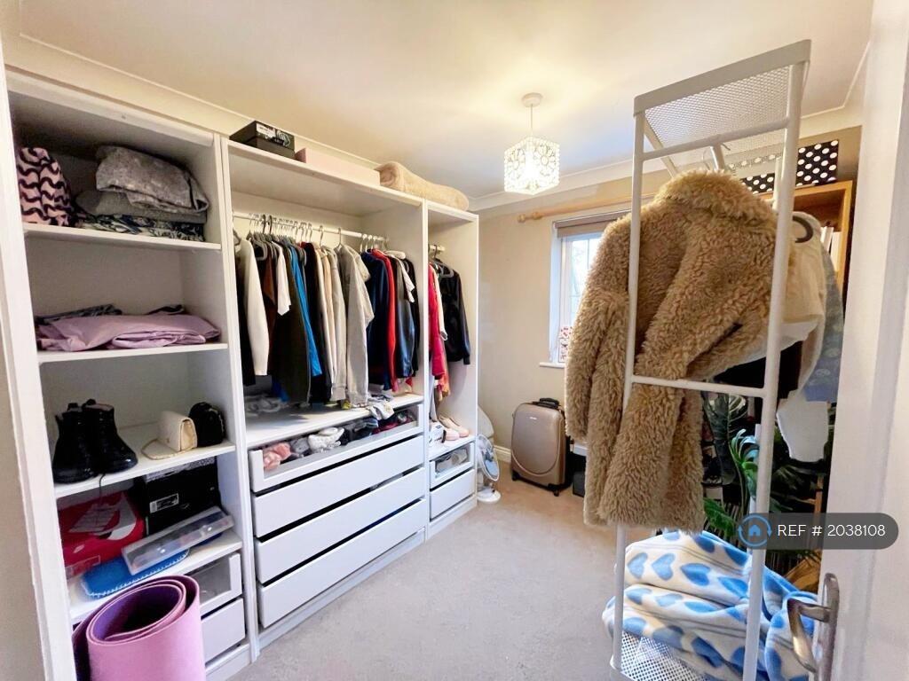 4th Single Bedroom/Wardrobe