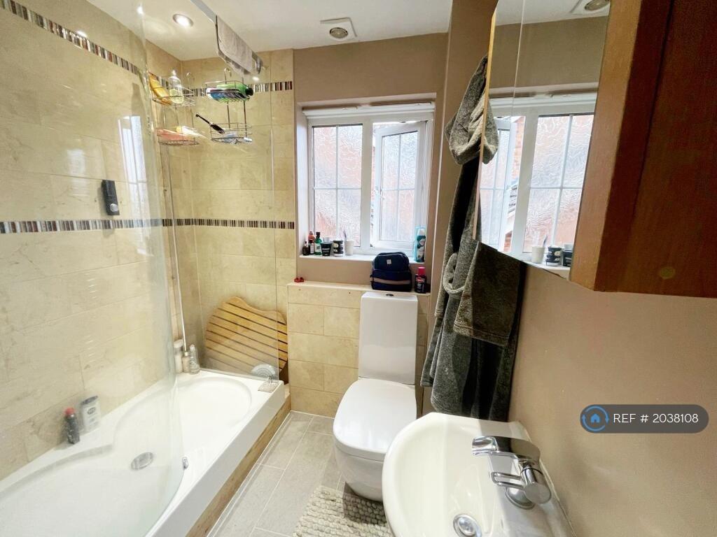 Ensuite To Master Bedroom