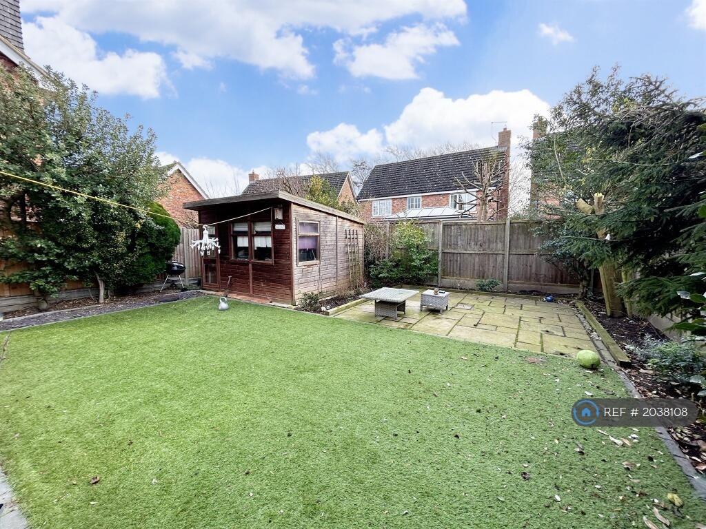 Back Garden With Office (Inc Power And Internet)
