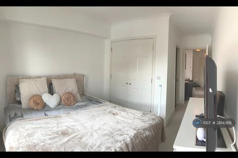 2 bedroom flat to rent, Hydro House, Chertsey, KT16