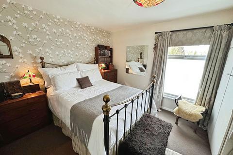 3 bedroom terraced house for sale, Hughenden Drive, Leicester LE2