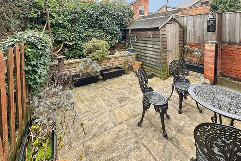 3 bedroom terraced house for sale, Hughenden Drive, Leicester LE2