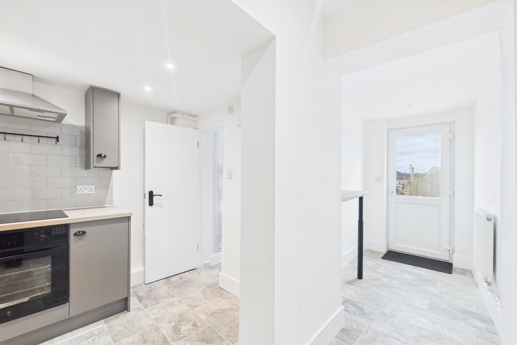 Kitchen with Breakfast Bar