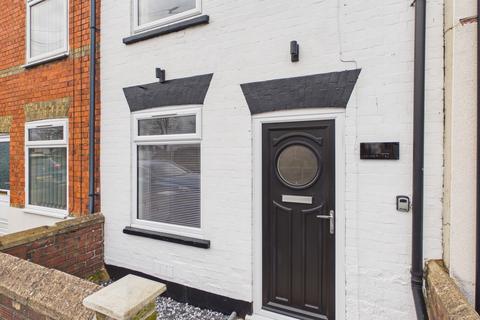2 bedroom terraced house to rent, London Road, Spalding, Lincolnshire, PE11