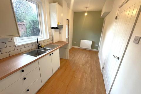 2 bedroom terraced house to rent, Holystone Crescent, High Heaton