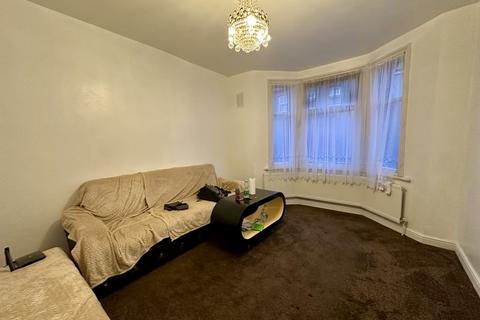 3 bedroom terraced house for sale, Belmont Road, Luton