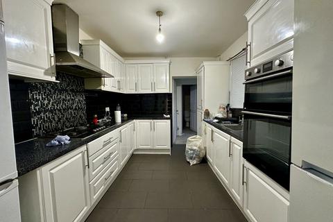 3 bedroom terraced house for sale, Belmont Road, Luton