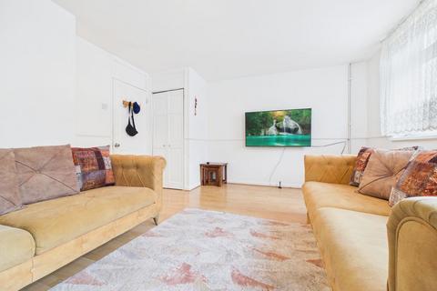 2 bedroom apartment for sale, Glengarnock Avenue, London
