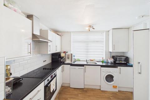 2 bedroom apartment for sale, Glengarnock Avenue, London