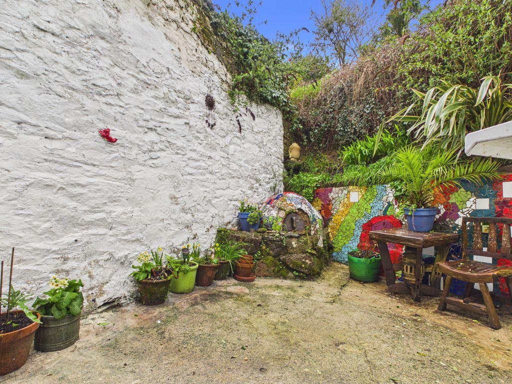 Courtyard garden