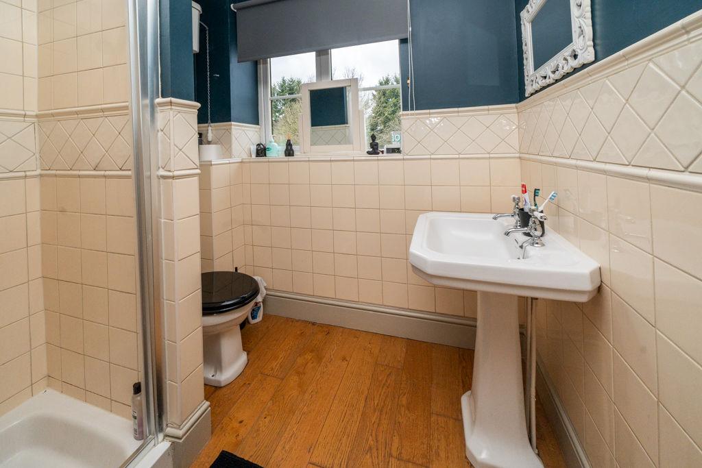 Bedroom 2 en suite