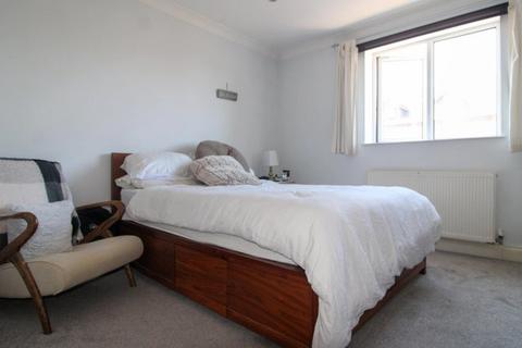 1 bedroom terraced house to rent, Wright's Road, Bow, E3 5