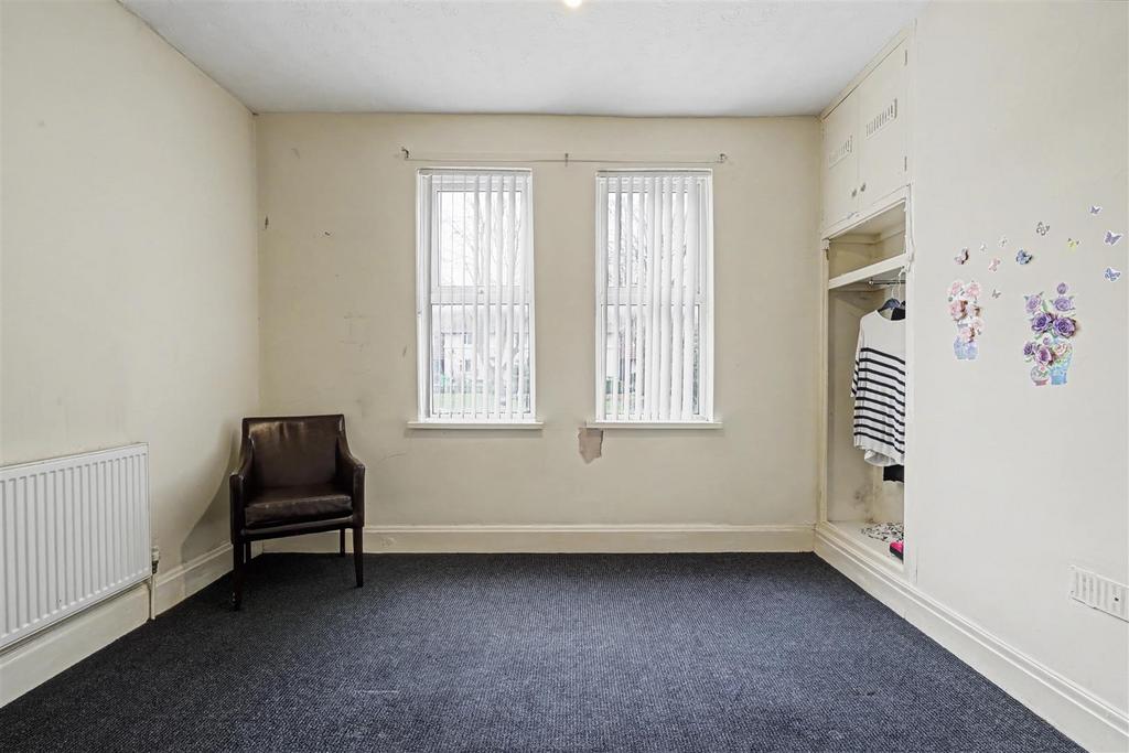 Bedroom 1 2.jpeg