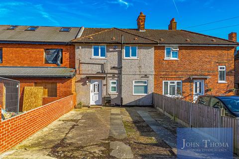3 bedroom terraced house to rent, Colvin Gardens, Ilford IG6