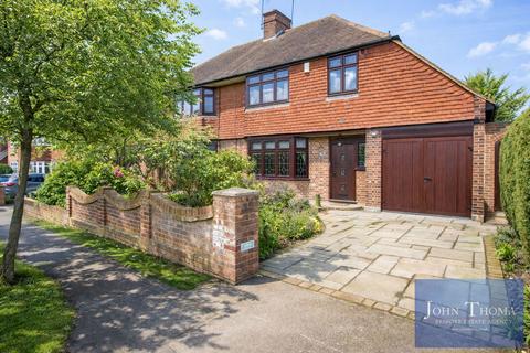 undefined, Coolgardie Avenue, Chigwell IG7