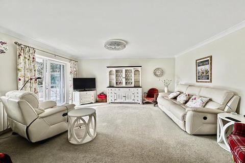 3 bedroom apartment for sale, West Cliff Road, Bournemouth, Dorset, BH4