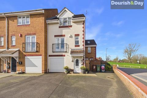 3 bedroom end of terrace house for sale, Spruce Way, Stafford ST16