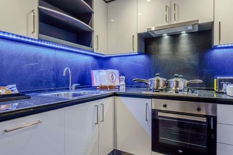 2 bedroom property to rent, Westferry Circus, London E14
