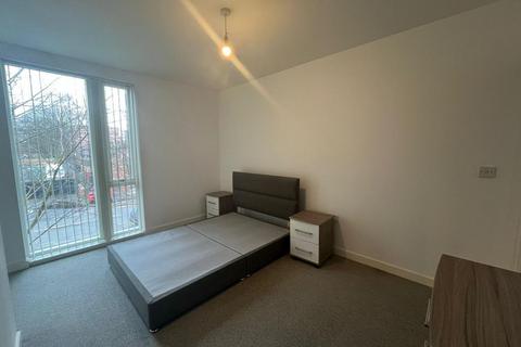 2 bedroom detached house to rent, City Road, Manchester, M15 5GG